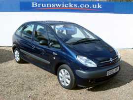 Click on this photo of the Citroen Xsara Picasso SX HDI Turbo Diesel 5 door to enlarge... for sale at Brunswicks Brighton - if this photo is missing try refreshing the page if the photo still doesn't appear this vehicle might be already sold - click the home button if you found this page via a search engine